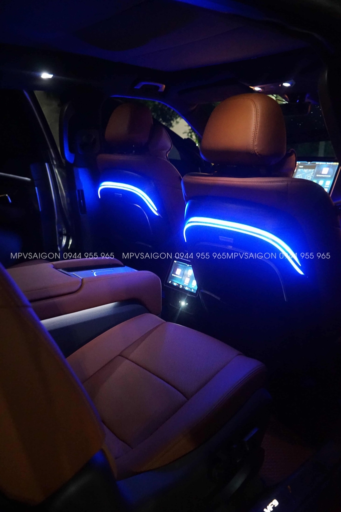 Bàn xếp lưng ghế Vinfast VF9