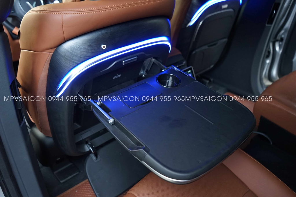 Bàn xếp lưng ghế Vinfast VF9