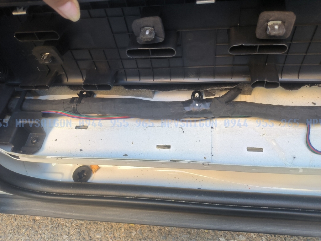 Công tắc cửa lùa điện có LED - Công tắc cửa lùa cột B Hyundai Custin