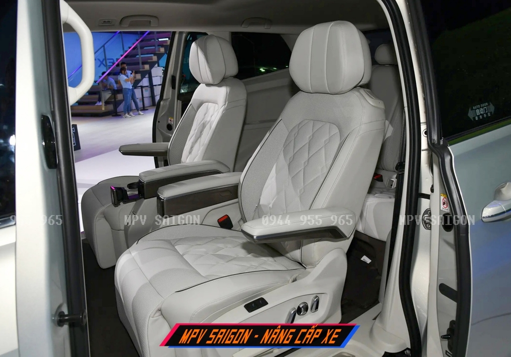 Ghế captain limousine mẫu Viloran: trông đơn giản mà ngồi siêu thoải mái full tính năng