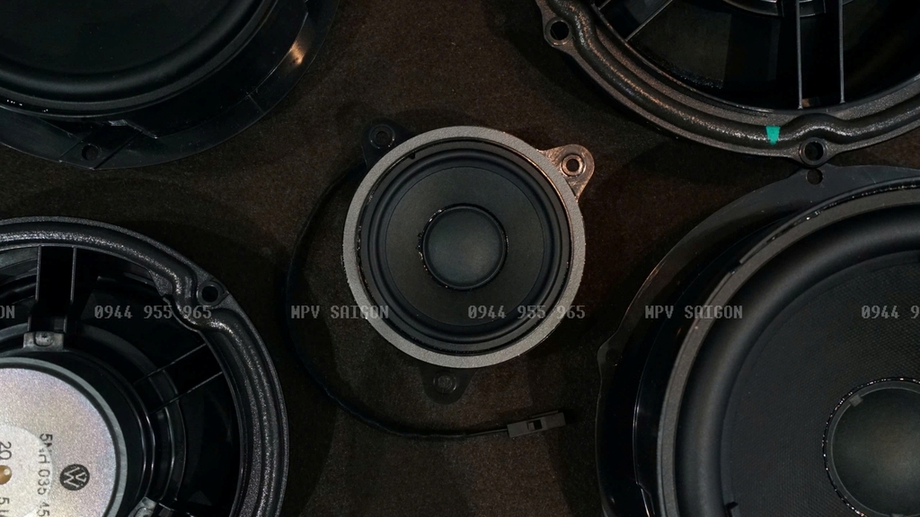 Loa Harman Kardon Cho Volkswagen Viloran: Nâng Cấp Âm Thanh Toàn Diện