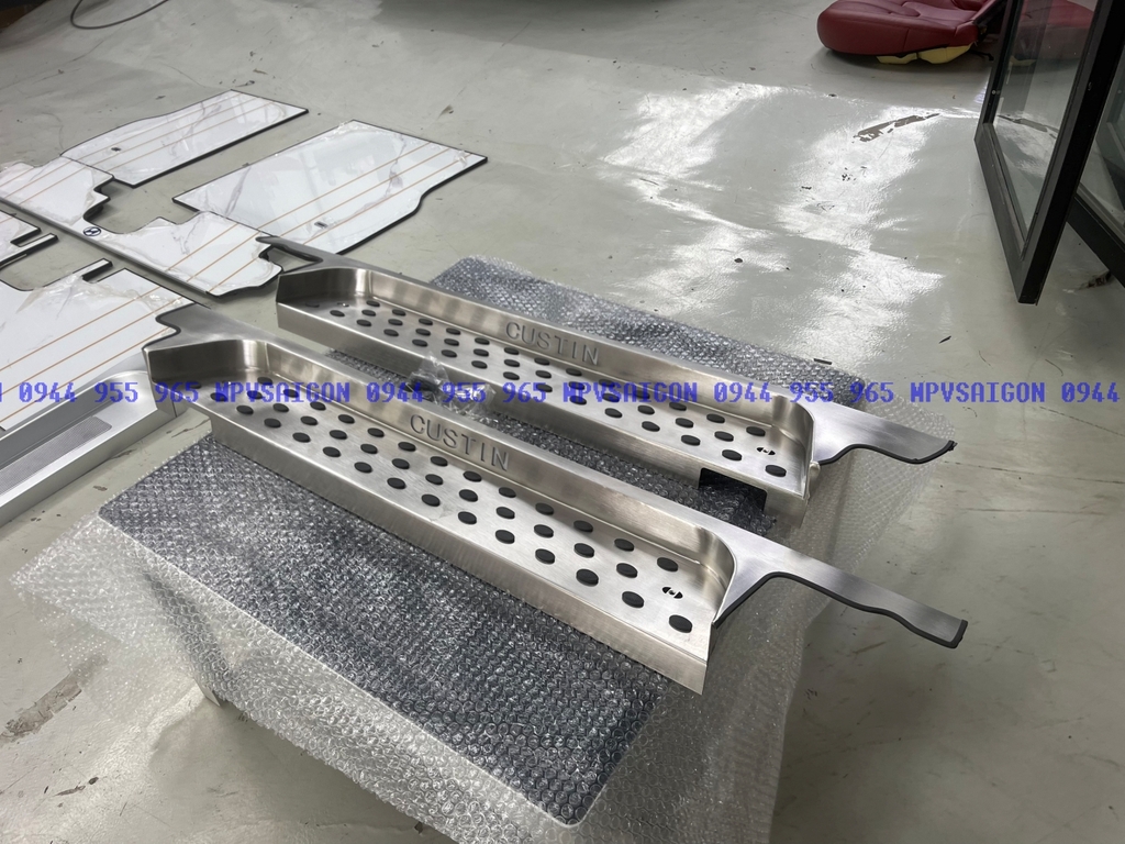 Sàn carbon Hyundai Custin sản xuất tại xưởng MPVSAIGON