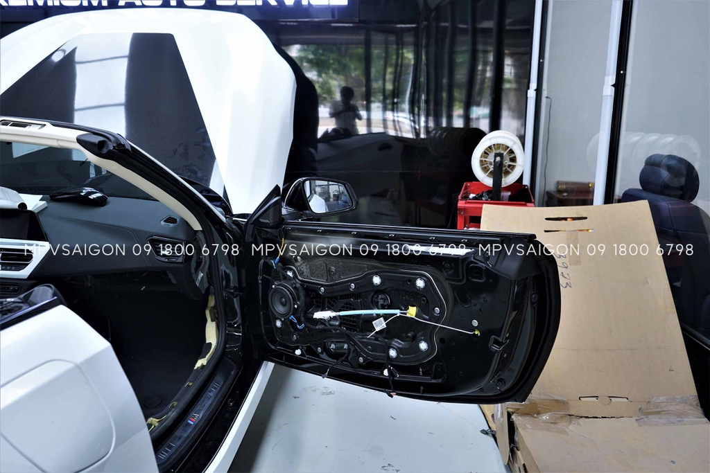 Bọc da đổi màu nội thất dành cho BMW Z4