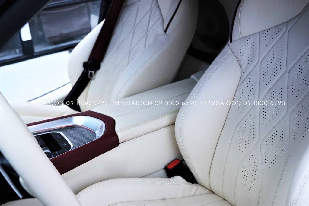 Bọc da đổi màu nội thất dành cho BMW Z4