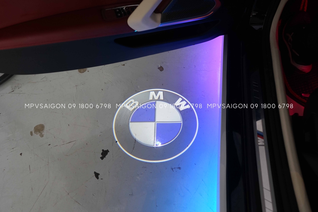 Bọc da đổi màu nội thất dành cho BMW Z4