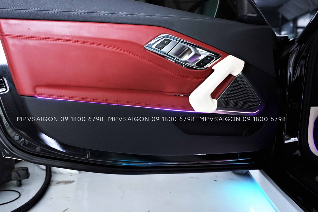 Bọc da đổi màu nội thất dành cho BMW Z4