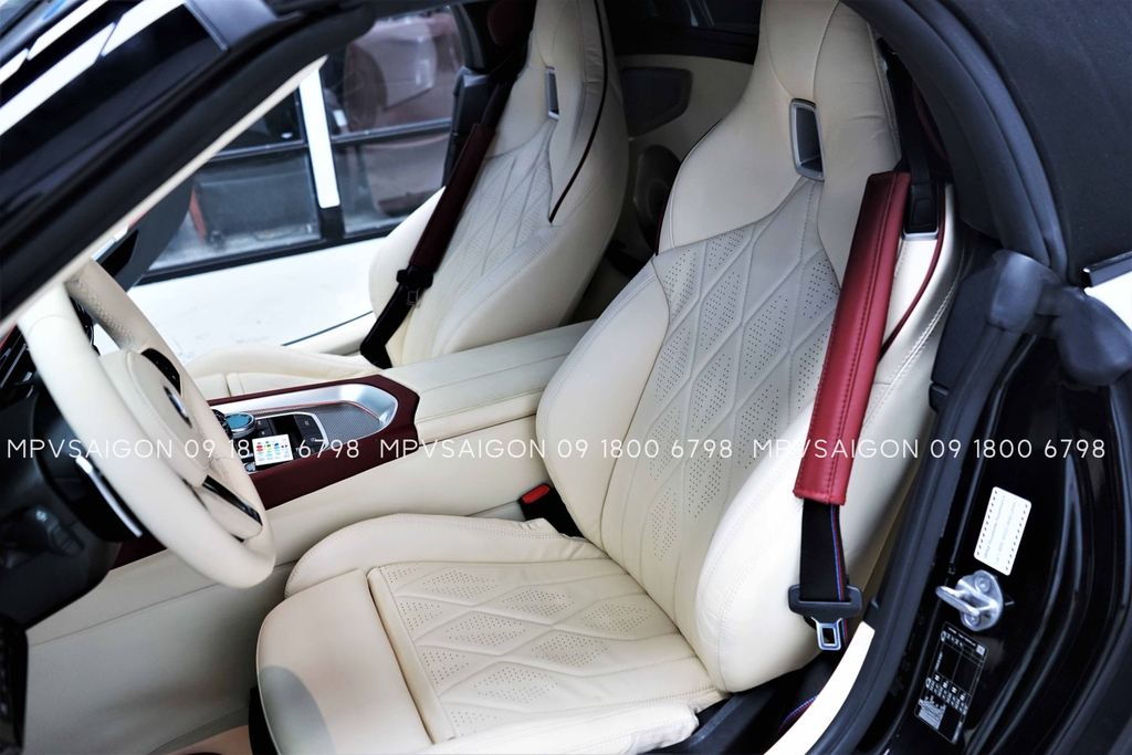 Bọc da đổi màu nội thất dành cho BMW Z4