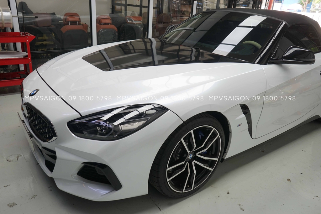 Bọc da đổi màu nội thất dành cho BMW Z4