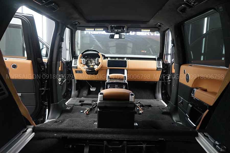 Bọc da ghế và nội thất Range Rover với thợ chuyên may nệm xe châu Âu