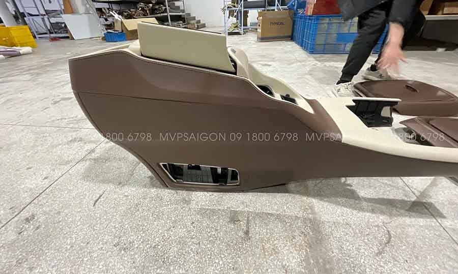 Bọc da nội thất Mercedes V250 AMG