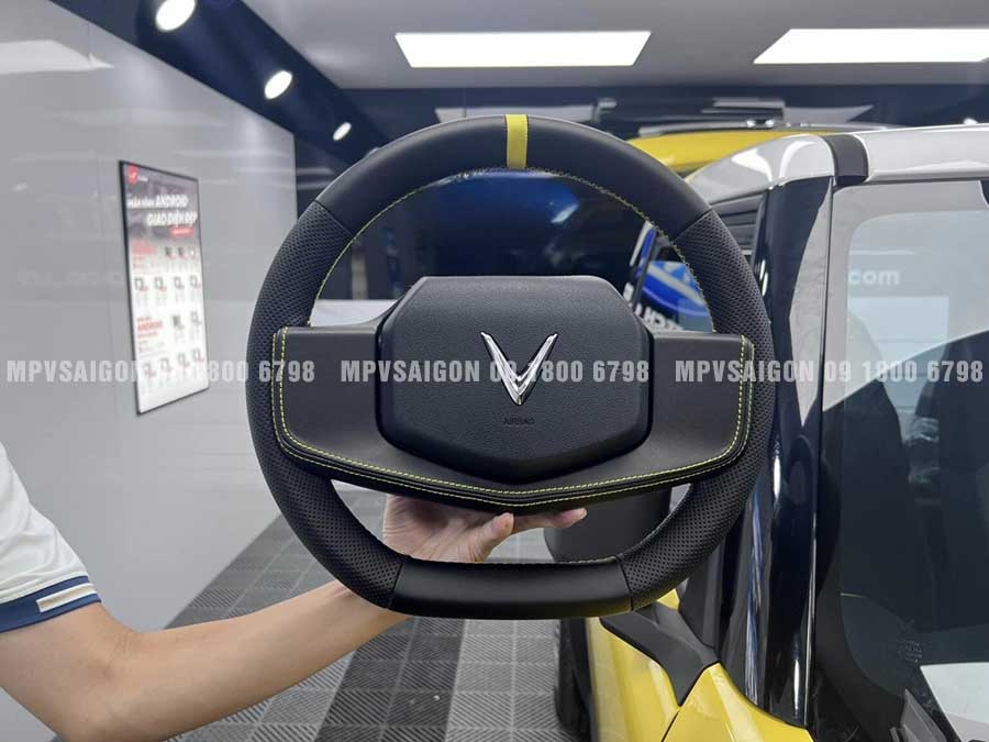 Bọc da vô Lăng và vô lăng carbon xe VinFast VF3