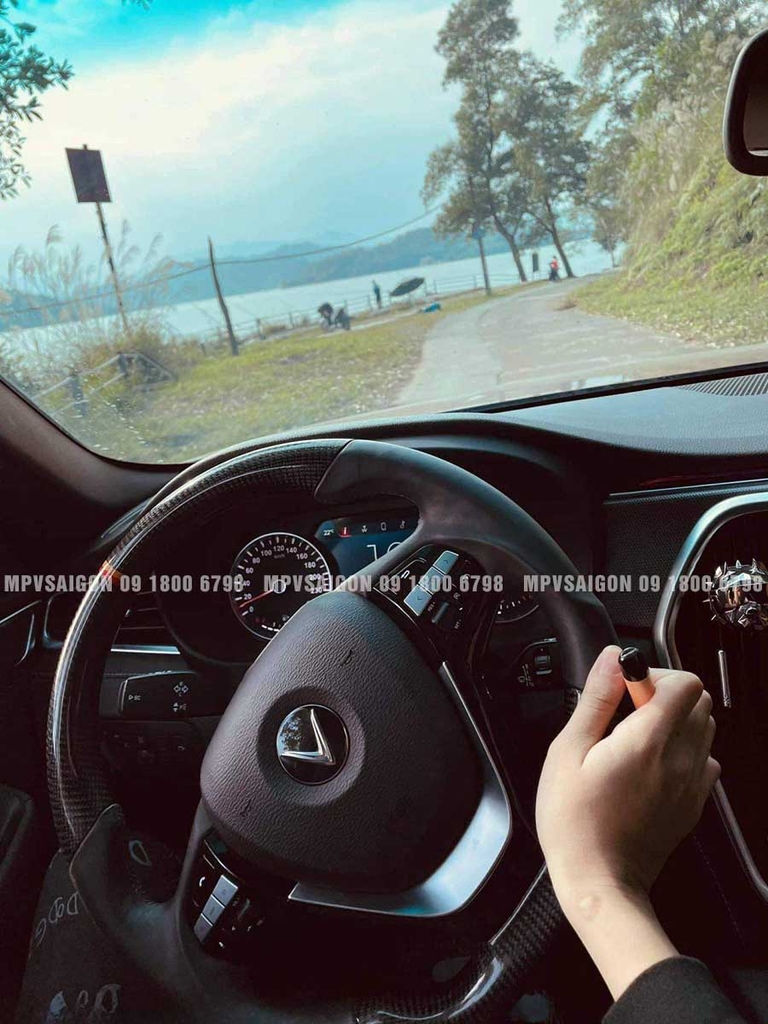 Bọc da vô Lăng và vô lăng carbon xe VinFast VF3