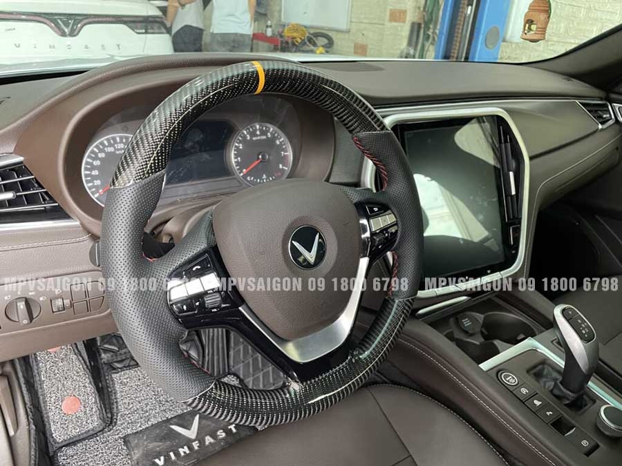 Bọc da vô Lăng và vô lăng carbon xe VinFast VF3