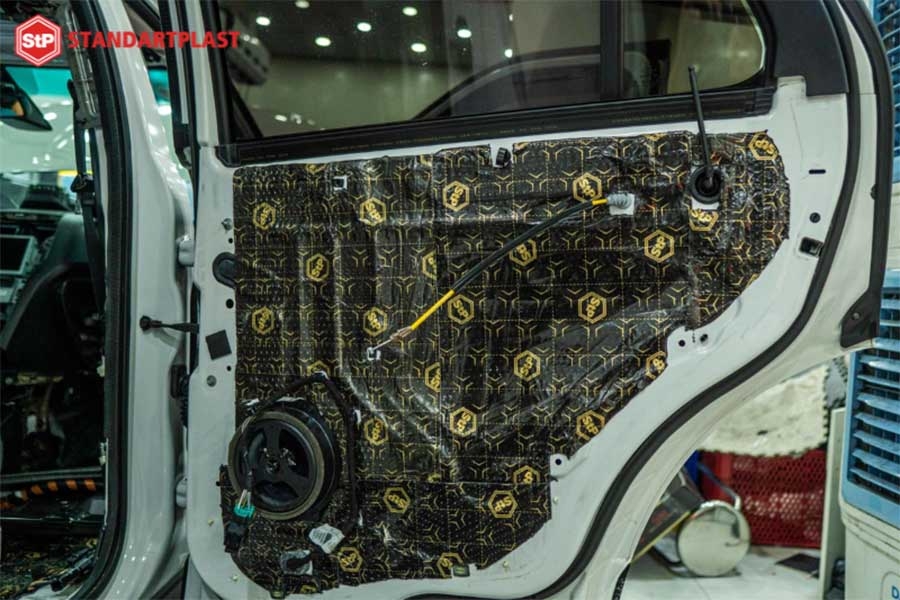 Cách âm xe hơi bằng vật liệu STP