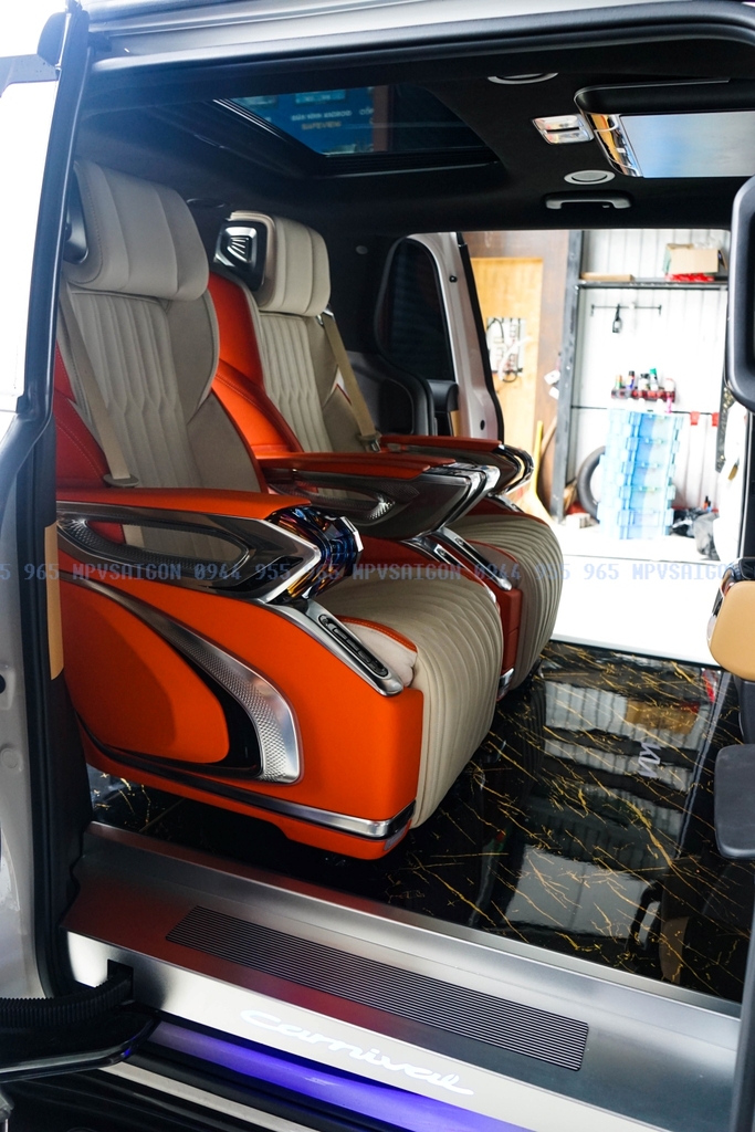 Sàn Carbon LOGO LED -KIA Carnival 2024 2025: báo giá cạnh tranh nhất