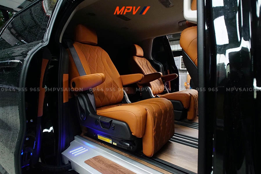 KIA CARNIVAL - COMBO TRƯỢT ĐIỆN 4 HƯỚNG HÀNG 2 VÀ SÀN VÂN GỖ CAO CẤP