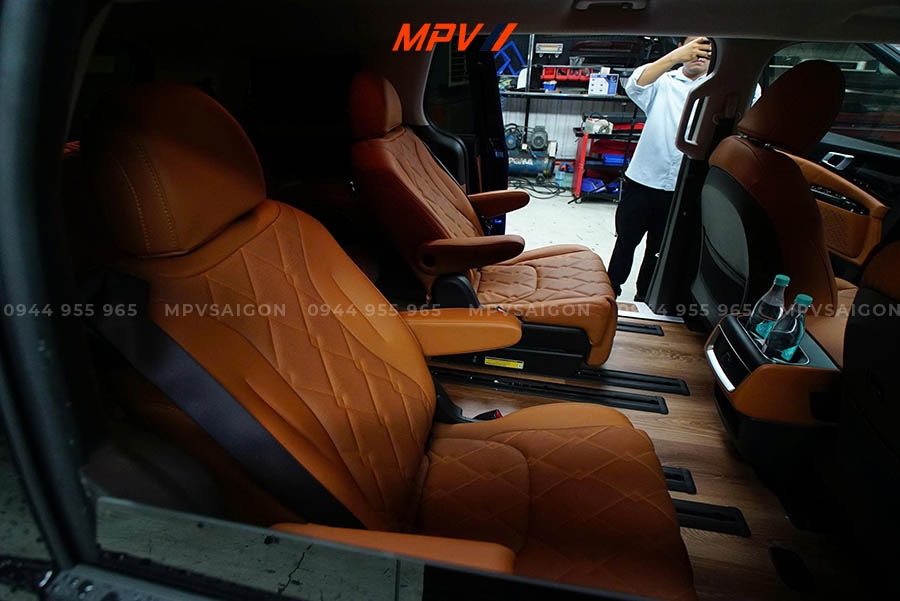 KIA CARNIVAL - COMBO TRƯỢT ĐIỆN 4 HƯỚNG HÀNG 2 VÀ SÀN VÂN GỖ CAO CẤP