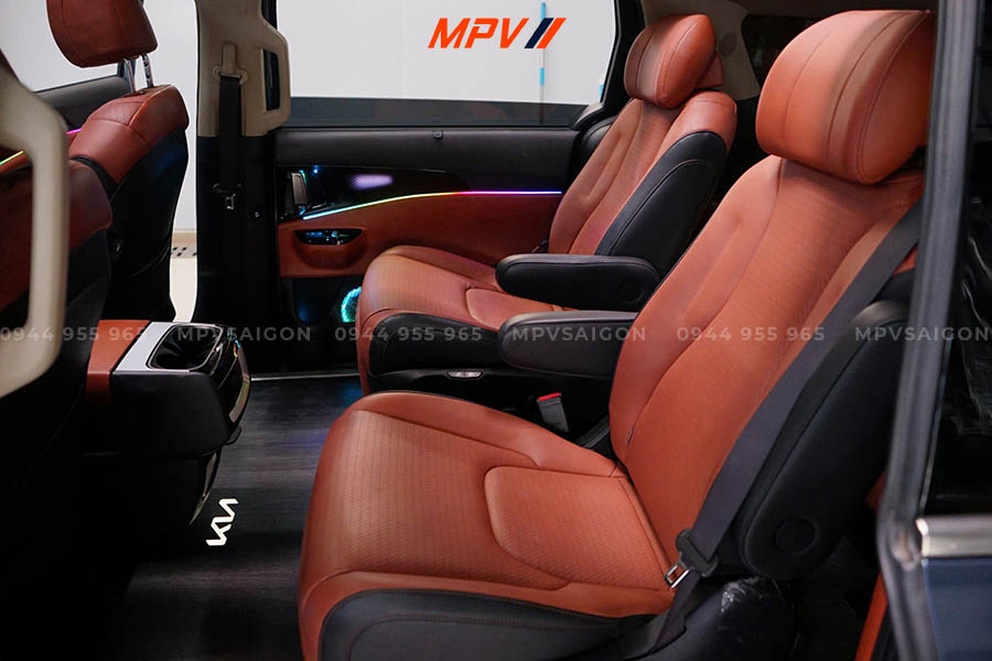 KIA CARNIVAL - COMBO TRƯỢT ĐIỆN 4 HƯỚNG HÀNG 2 VÀ SÀN VÂN GỖ CAO CẤP