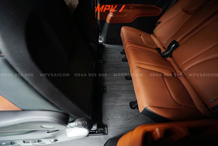 KIA CARNIVAL - COMBO TRƯỢT ĐIỆN 4 HƯỚNG HÀNG 2 VÀ SÀN VÂN GỖ CAO CẤP