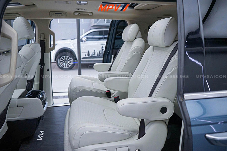 KIA CARNIVAL - COMBO TRƯỢT ĐIỆN 4 HƯỚNG HÀNG 2 VÀ SÀN VÂN GỖ CAO CẤP