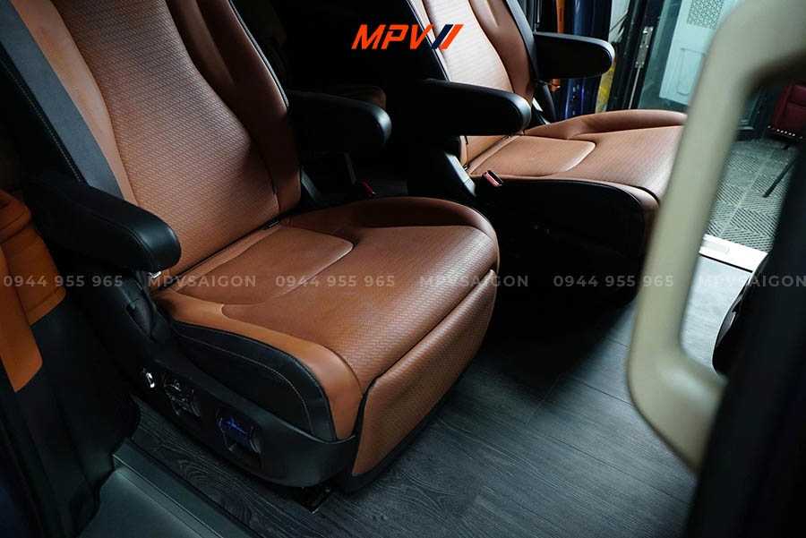 KIA CARNIVAL - COMBO TRƯỢT ĐIỆN 4 HƯỚNG HÀNG 2 VÀ SÀN VÂN GỖ CAO CẤP