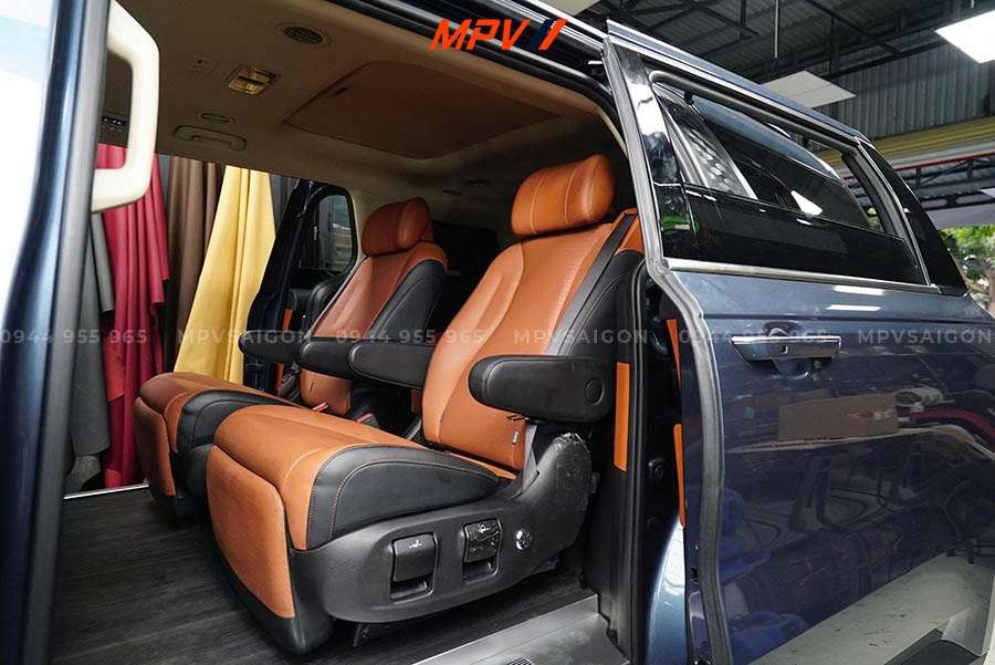 KIA CARNIVAL - COMBO TRƯỢT ĐIỆN 4 HƯỚNG HÀNG 2 VÀ SÀN VÂN GỖ CAO CẤP