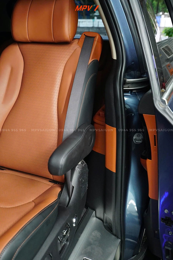 KIA CARNIVAL - COMBO TRƯỢT ĐIỆN 4 HƯỚNG HÀNG 2 VÀ SÀN VÂN GỖ CAO CẤP