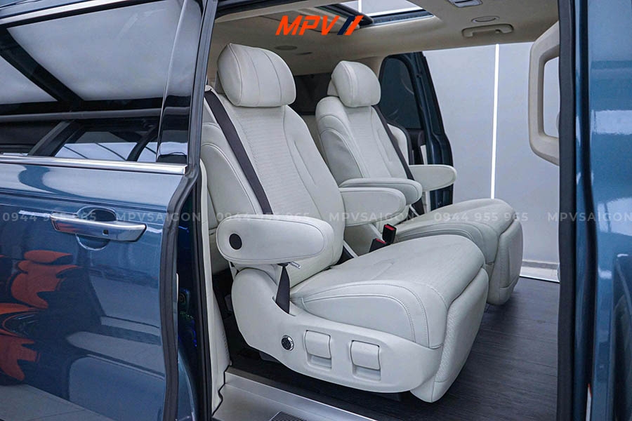 KIA CARNIVAL - COMBO TRƯỢT ĐIỆN 4 HƯỚNG HÀNG 2 VÀ SÀN VÂN GỖ CAO CẤP