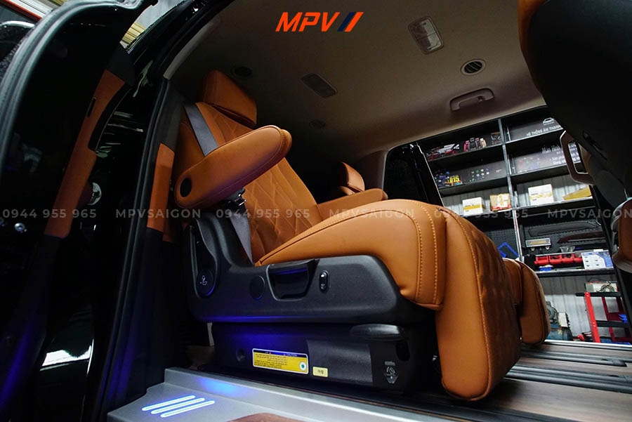 KIA CARNIVAL - COMBO TRƯỢT ĐIỆN 4 HƯỚNG HÀNG 2 VÀ SÀN VÂN GỖ CAO CẤP