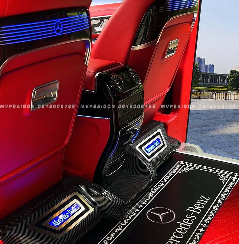 Con ngựa bệ tì tay Mercedes Benz V250 mẫu 2025