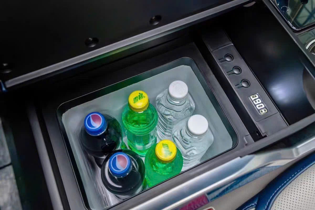 Con ngựa giữa ghế tài phụ V250- mẫu Odyse