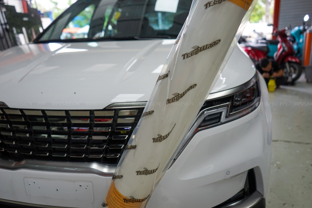 Dán PPF nội ngoại thất Ô tô - Ưu nhược điểm và Báo giá thi công các loại xe tại Tp. HCM