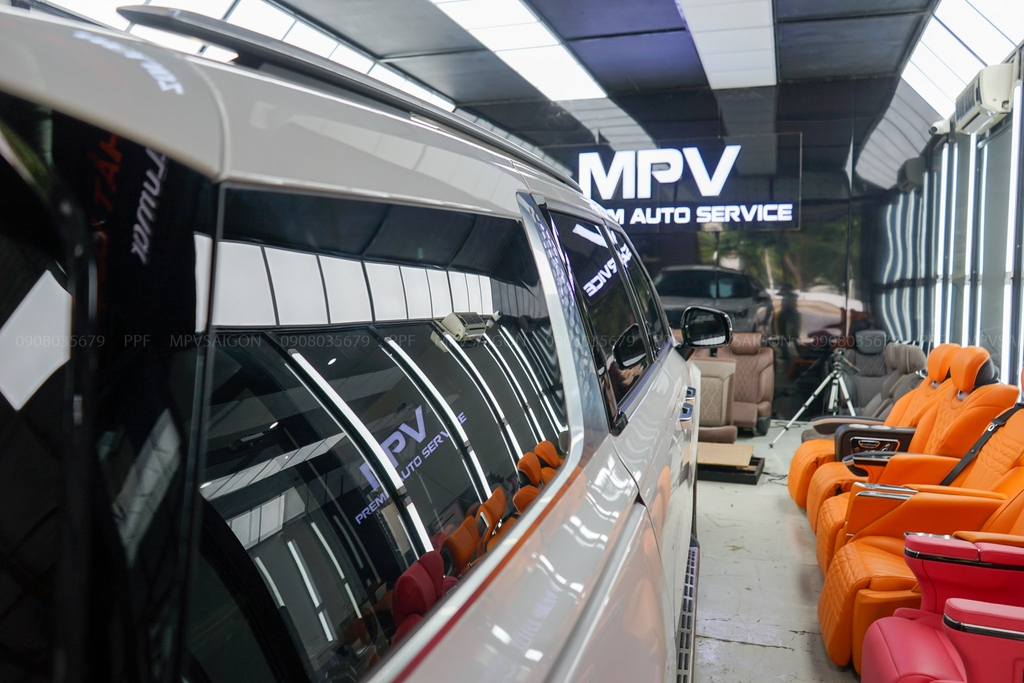 Dán PPF nội ngoại thất Ô tô - Ưu nhược điểm và Báo giá thi công các loại xe tại Tp. HCM