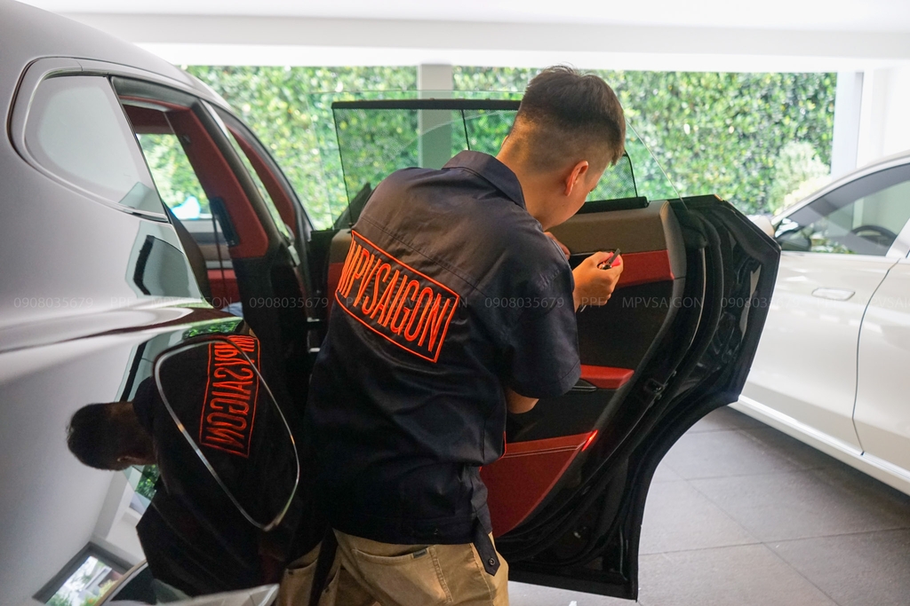 Dán PPF nội ngoại thất Ô tô - Ưu nhược điểm và Báo giá thi công các loại xe tại Tp. HCM