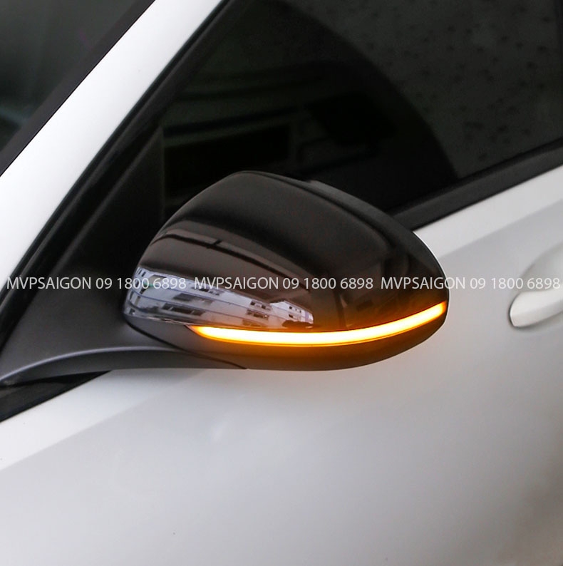 Đèn LED chạy dòng nước gương chiếu hậu Benz C class C200 C300 2022~2023