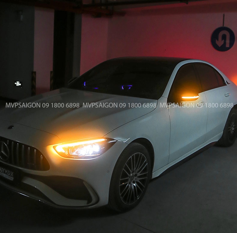 Đèn LED chạy dòng nước gương chiếu hậu Benz C class C200 C300 2022~2023