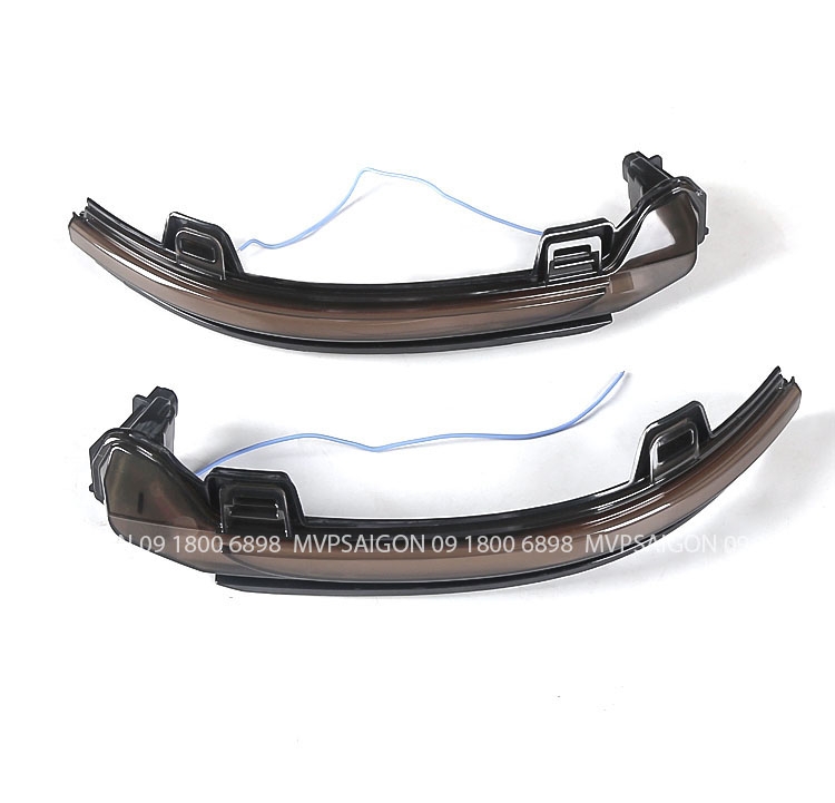 Đèn LED chạy dòng nước gương chiếu hậu Benz C class C200 C300 2022~2023