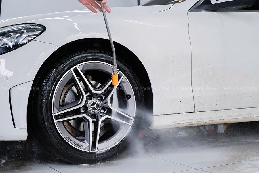 Dịch vụ rửa xe & chăm sóc xe toàn diện tại MPV SAIGON