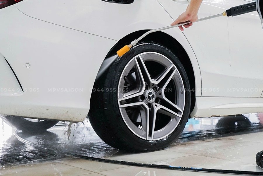 Dịch vụ rửa xe & chăm sóc xe toàn diện tại MPV SAIGON