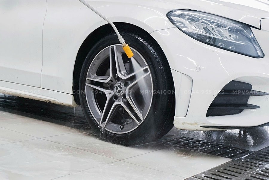 Dịch vụ rửa xe & chăm sóc xe toàn diện tại MPV SAIGON