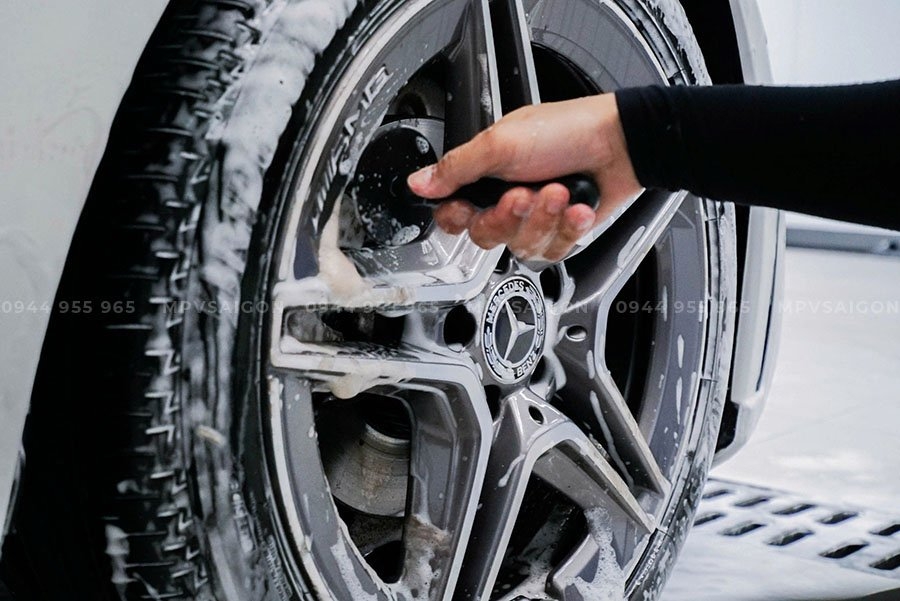 Dịch vụ rửa xe & chăm sóc xe toàn diện tại MPV SAIGON