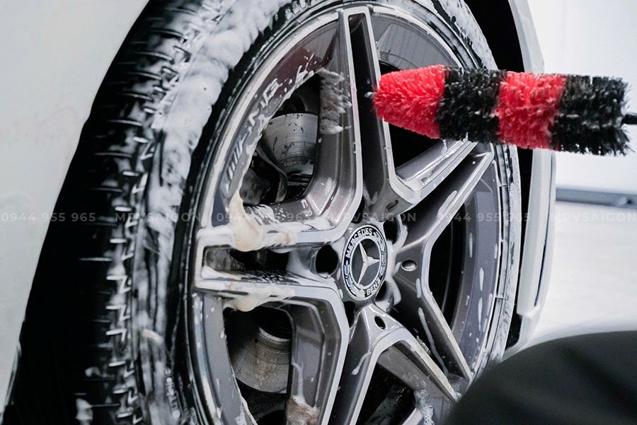 Dịch vụ rửa xe & chăm sóc xe toàn diện tại MPV SAIGON