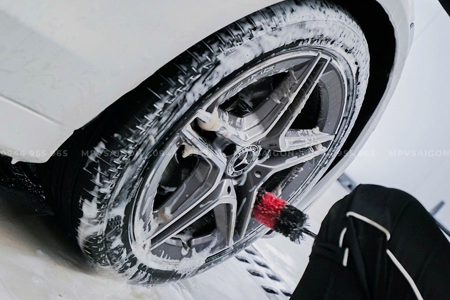 Dịch vụ rửa xe & chăm sóc xe toàn diện tại MPV SAIGON