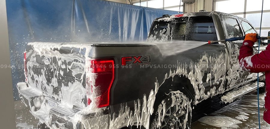 Dịch vụ rửa xe & chăm sóc xe toàn diện tại MPV SAIGON