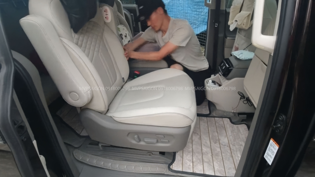 Độ ghế xoay 180 & 360 độ Hyundai Custin