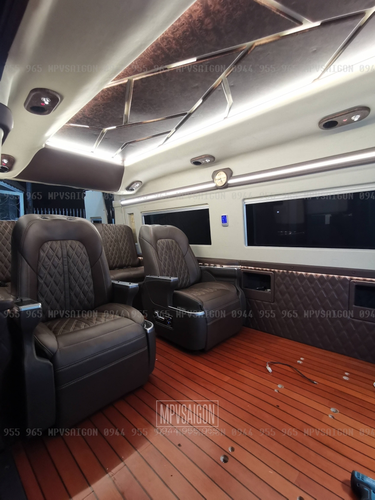 Nâng cấp ghế Limousine Ford Transit