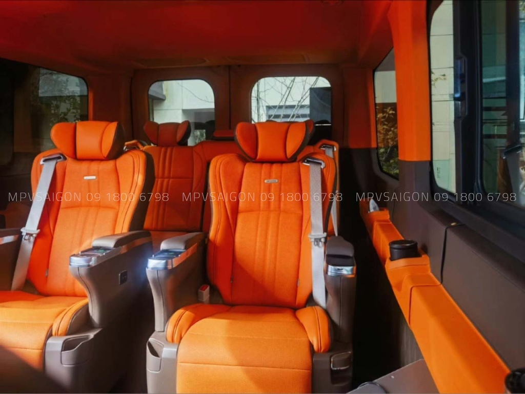 Độ limousine Ford Transit 2024 -  Báo giá và kinh nghiệm mới nhất