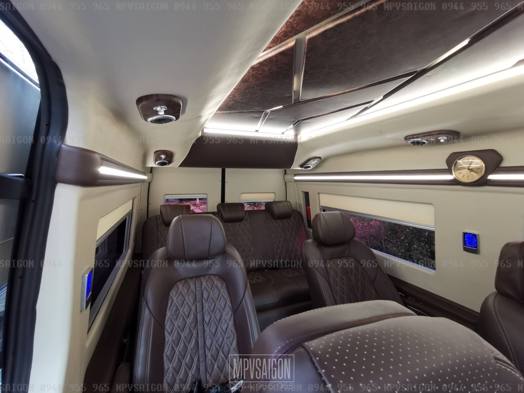 Nâng cấp ghế Limousine Ford Transit