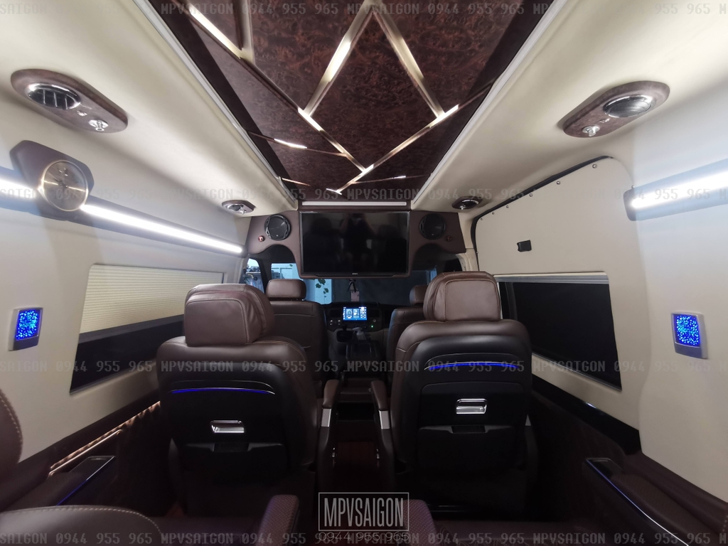 Nâng cấp ghế Limousine Ford Transit