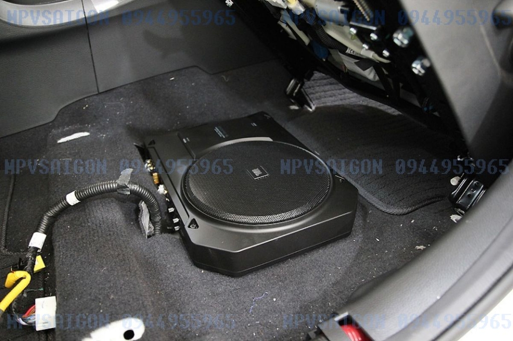 Độ Loa Sub Gầm Ghế Xe Kia Carnival 2024 2025